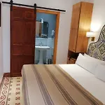 Nuea Santiago15 סביליה